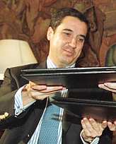 El Presidente de la Generalitat Valenciana, D. EDUARDO ZAPLANA HERNNDEZ-SORO. (7083 bytes)