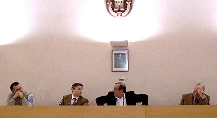 Pleno del Ayuntamiento de LLiria en el que el Alcalde ordenó el desalojo de dos ciudadanos porque le molestaban que capturaran imágenes gráficas.